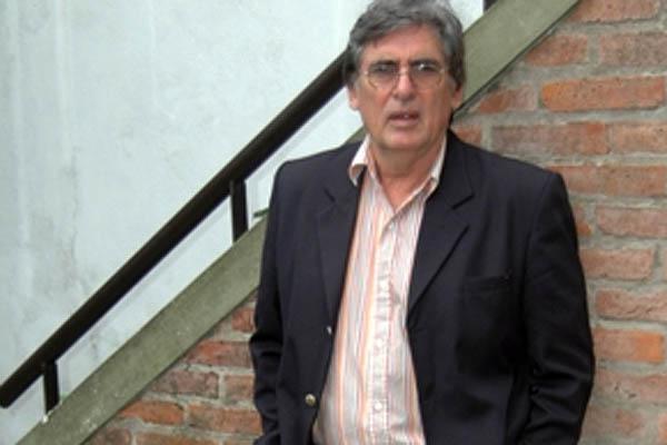 El fuacutetbol llora la partida de Fernando Nano Areaacuten