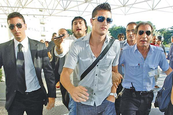 Passarella oficializoacute la venta de Erik Lamela