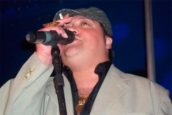 Murioacute el cantante de cumbias romaacutenticas Leo Mattioli