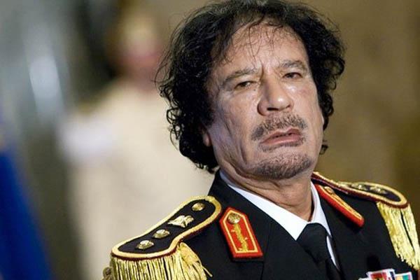 Gadafi desmiente que haya huiacutedo de Triacutepoli