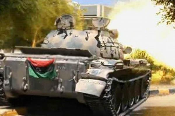 Los rebeldes entraron a Triacutepoli el uacuteltimo bastioacuten de Gadafi que pide al pueblo luchar hasta el final