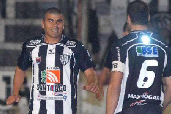 Alegría El volante festejó su gol el segundo de la temporada ya que ante Unión de Sunchales por el Argentino A había marcado el primero