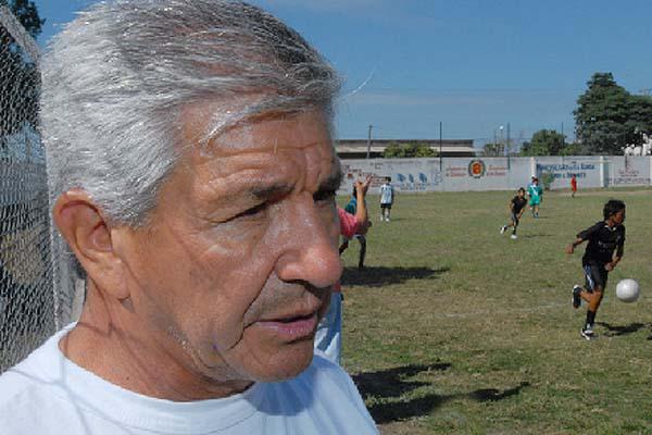 Actualidad El ex jugador dirige la escuelita de f�tbol del Club Talleres de Córdoba