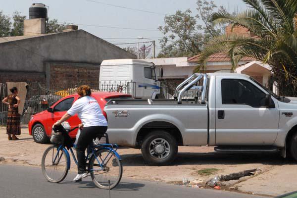 CONCURRENCIA El movimiento de personas y vehículos en la casa de calle Monteagudo hogar de los Yancovich sigue siendo intenso