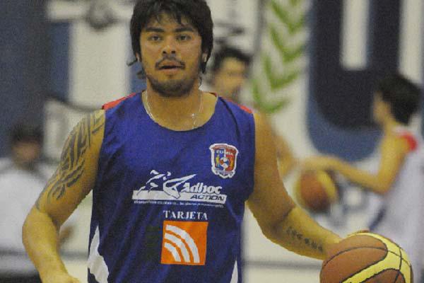 BUEN ARRANQUE Quimsa ganó los dos primeros juegos en casa con el valioso aporte de Nicol�s Aguirre en el puesto de base armador