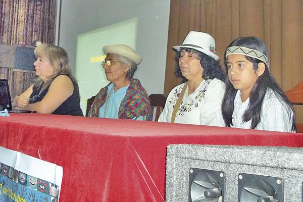 PRESENCIA Miembros del pueblo Tonocoté participaron de una mesa debate por el Día de la Diversidad Cultural en la Unse