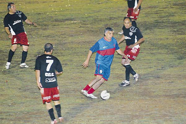 Guumlemes festejoacute a medias su cumpleantildeos nuacutemero 79