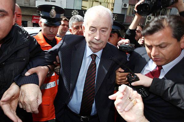 Así llegó Julio Grondona a la AFA tras su operación