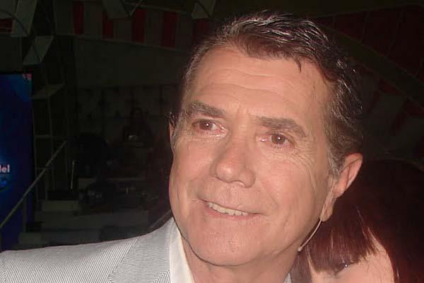 Juan Alberto Badiacutea seraacute operado para extraerle un tumor