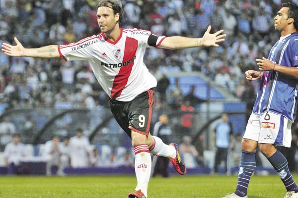 El liacuteder River se lucioacute en Puerto Madryn y goleoacute con claridad a Guillermo Brown
