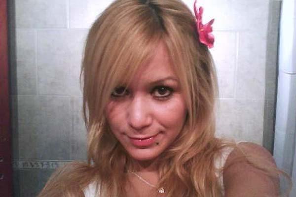 El drama de Karina- Por un quiste podriacutea dejar de cantar