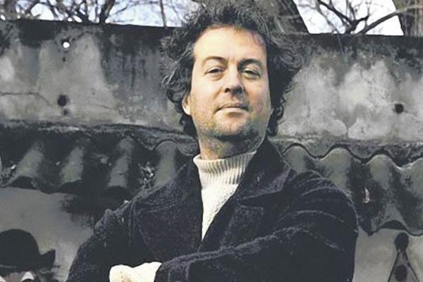 Fabio Alberti enojado con la faraacutendula