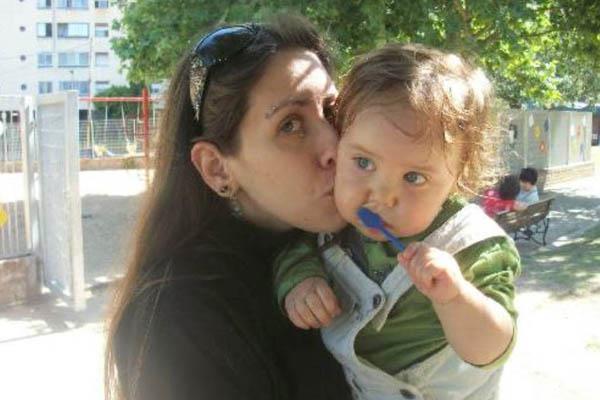 Le donoacute a su pequentildeo hijo el rintildeoacuten que necesitaba para vivir