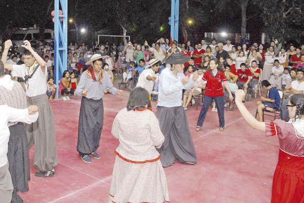 Con un emotivo acto el Instituto Iris clausuroacute el exitoso ciclo 2011