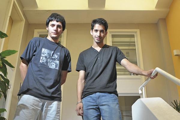 Mauri y Simoacuten Merlo los galanes del chamameacute