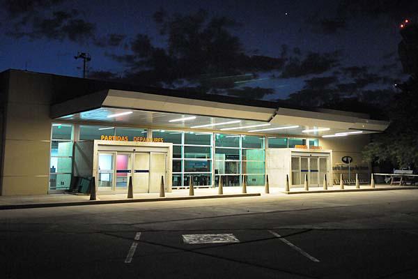 FACHADA Ayer se pudo ver una de las m�s importantes mejoras introducidas que est� en la zona de acceso y egreso EL LIBERAL  José Gómez