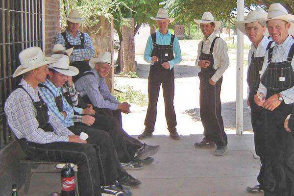 Copo- Crece la preocupacioacuten en la comunidad menonita por los malos haacutebitos de sus joacutevenes
