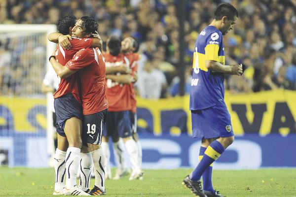 En un claacutesico para la historia  Independiente dejoacute sin invicto a Boca