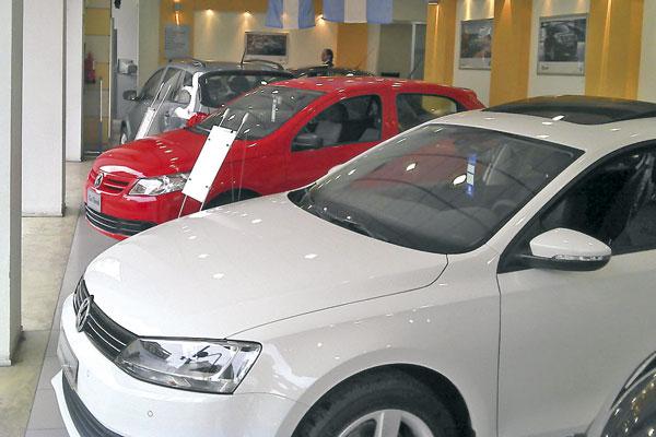 REFUGIO El automóvil se ha convertido en un resguardo de valor para mucha gente debido al proceso inflacionario que padece el país