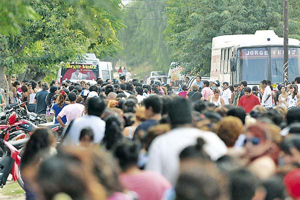 Profunda congoja popular por la muerte del iacutedolo guarachero Jorge Veacuteliz