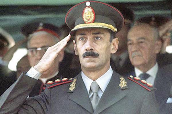 Durante su gobierno el ex militar visitoacute dos veces Santiago del Estero