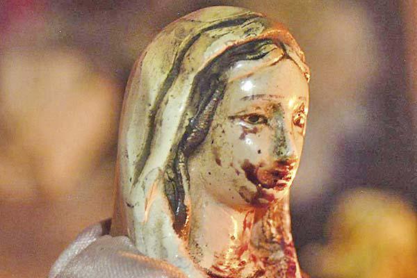 Conmueve a la provincia una imagen de la Virgen que llora laacutegrimas de sangre