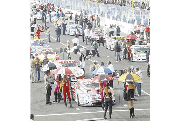 MOMENTO DE TENSIÓN Los minutos previos a la final se vivieron con ansiedad en Las Termas de Río Hondo