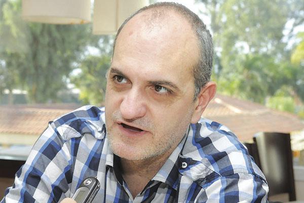 Laurencio Adot- Un Graduado en disentildeos argentinos