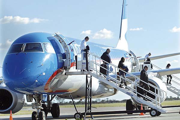 RESOLUCIÓN Los pasajes que se compren con menos de 10 días de antelación tendrn de un 20 a 31 -en-porciento- de aumento