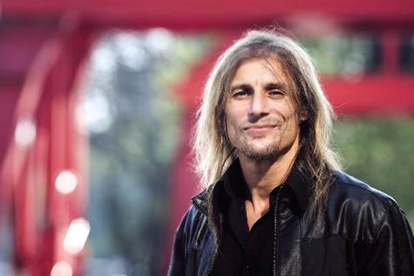 Otra vez a volar- Caniggia vuelve al fuacutetbol