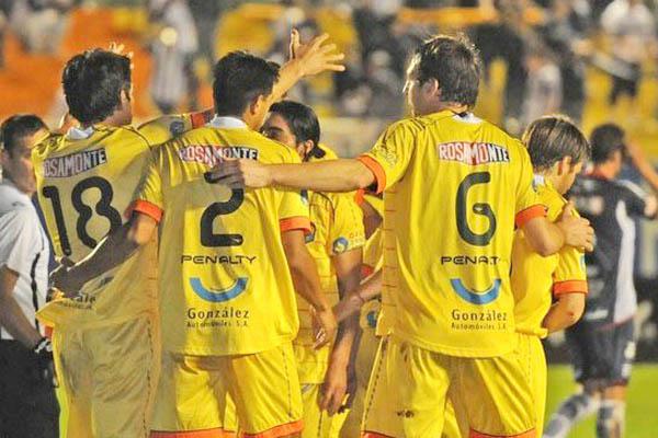 Crucero del Norte se hizo grande en el Sur y consiguioacute el ascenso a la Primera B Nacional