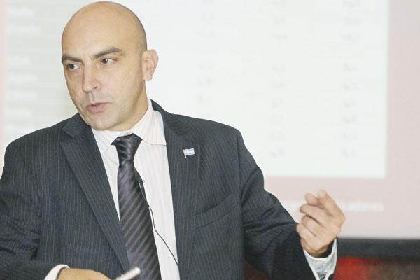 FISCAL Advirtió por la crisis fiscal de varias provincias Dijo que no espera un segundo semestre mejor al primero