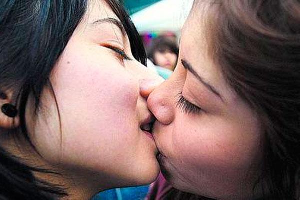 El homoerotismo un fenoacutemeno que crece entre las chicas sub 30