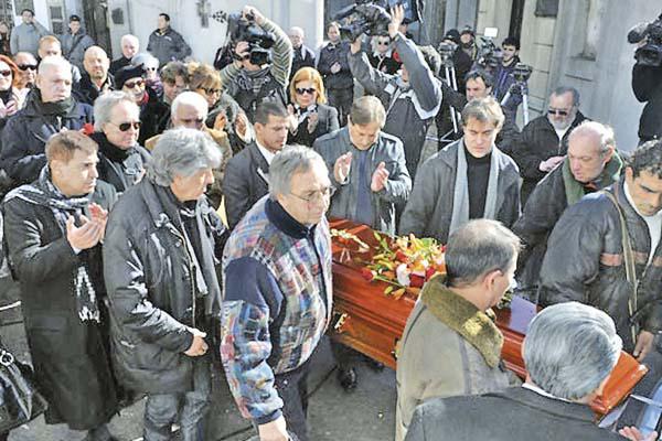 Emotivo adioacutes a Jorge Luz