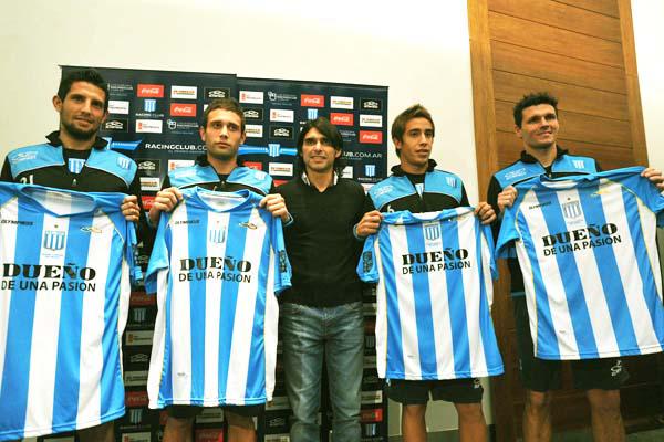 Racing Club presentoacute a los otros cuatro refuerzos