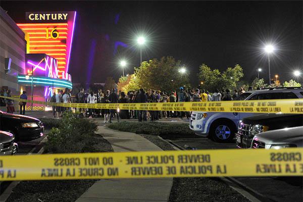 Al menos 12 muertos y 50 heridos en un tiroteo en el estreno de Batman