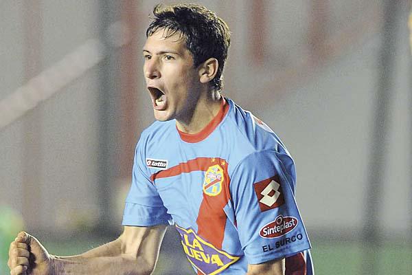 EN LA MIRA River necesita un central confiable y Guillermo Burdisso aparece como el jugador indicado