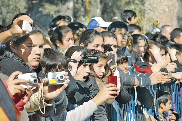 Las entidades civiles le pusieron color a los festejos en el diacutea de la Madre de Ciudades