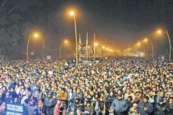 La gente desbordoacute el  parque Aguirre en el  cierre de los festejos