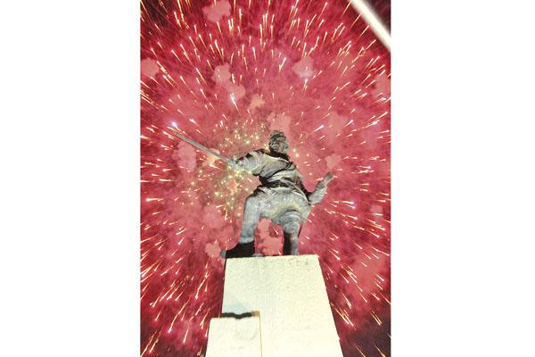 La gente desbordoacute el  parque Aguirre en el  cierre de los festejos