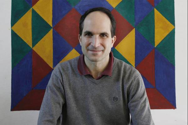 El fiacutesico argentino de los 3 millones de doacutelares