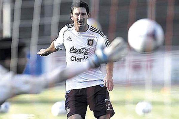 Con Messi a la cabeza la seleccioacuten argentina ya entrena en Alemania