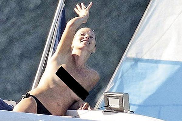 Kate Moss aparecioacute desnuda y al natural