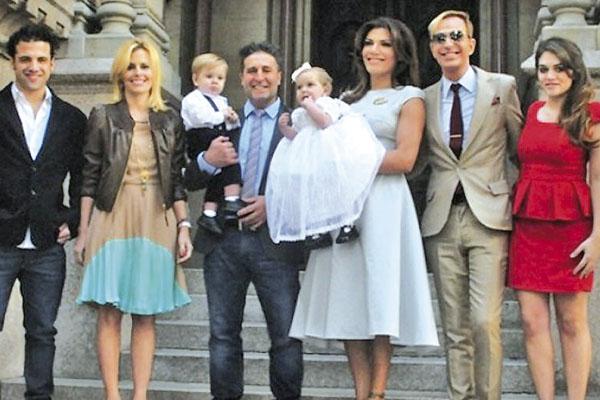 Flor de la V bautizoacute a Paul e Isabella