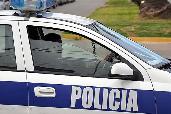 La Plata- una chica de 13 antildeos apuntildealoacute a una compantildeera