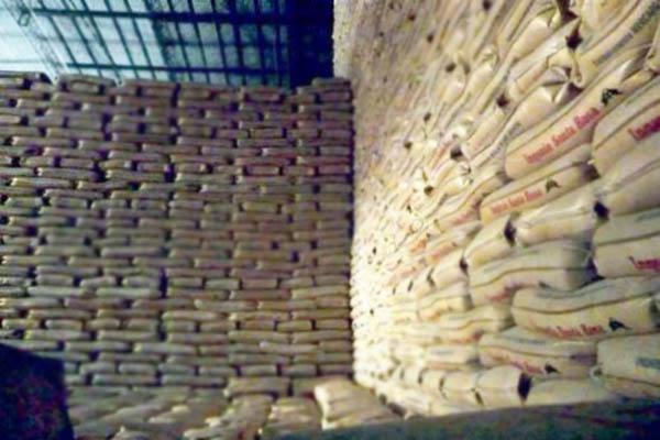 Obrero de ingenio tucumano murioacute aplastado por bolsas de azuacutecar