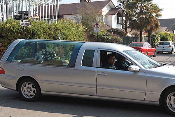 Pampita y Benjamiacuten Vicuntildea se despidieron de Blanca con familiares y amigos