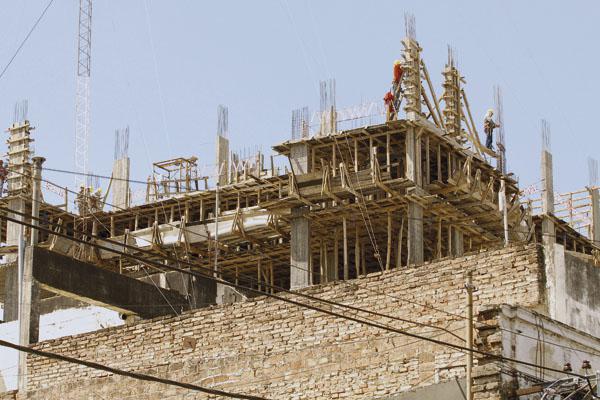 CLAVE Una recuperación del sector de la construcción en los próximos meses ser� fundamental para lograr una reactivación de la economía