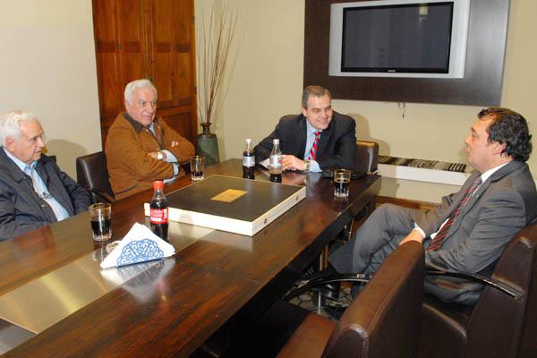 SERVICIO El titular del Legislativo felicitó a los directivos del banco por la iniciativa de instalarse en Los Telares