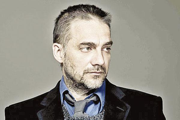 Un romaacutentico Vicentico viene a Friacuteas